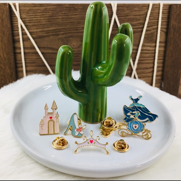 ‼️Must Bundle‼️Cinderella Princess Enamel Pins - Picture 2 of 7